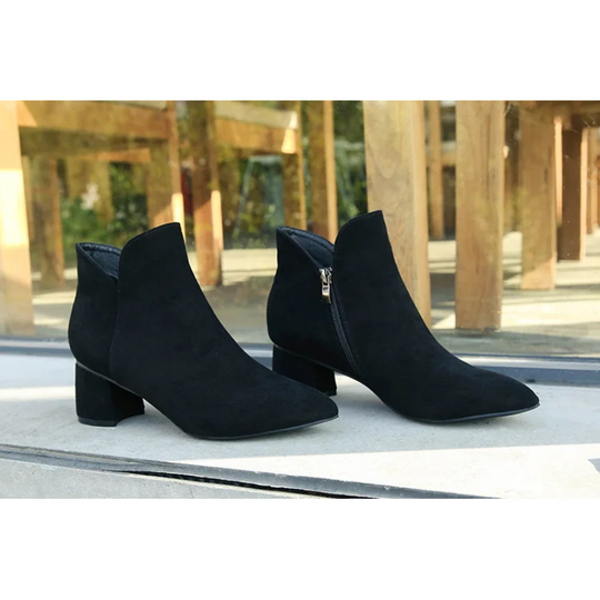 Serenia - Stiefeletten Damen mit Spitzem Absatz, Elegante Stiefel für Büro und Alltag