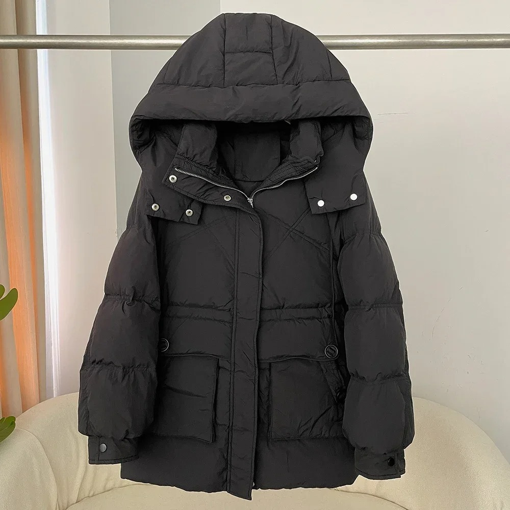 Norvara - Daunenjacke Damen – Warme Winterjacke mit Kapuze und praktischen Taschen