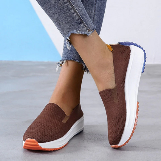 VIDA Weit geschnittene Slipper-Schuhe