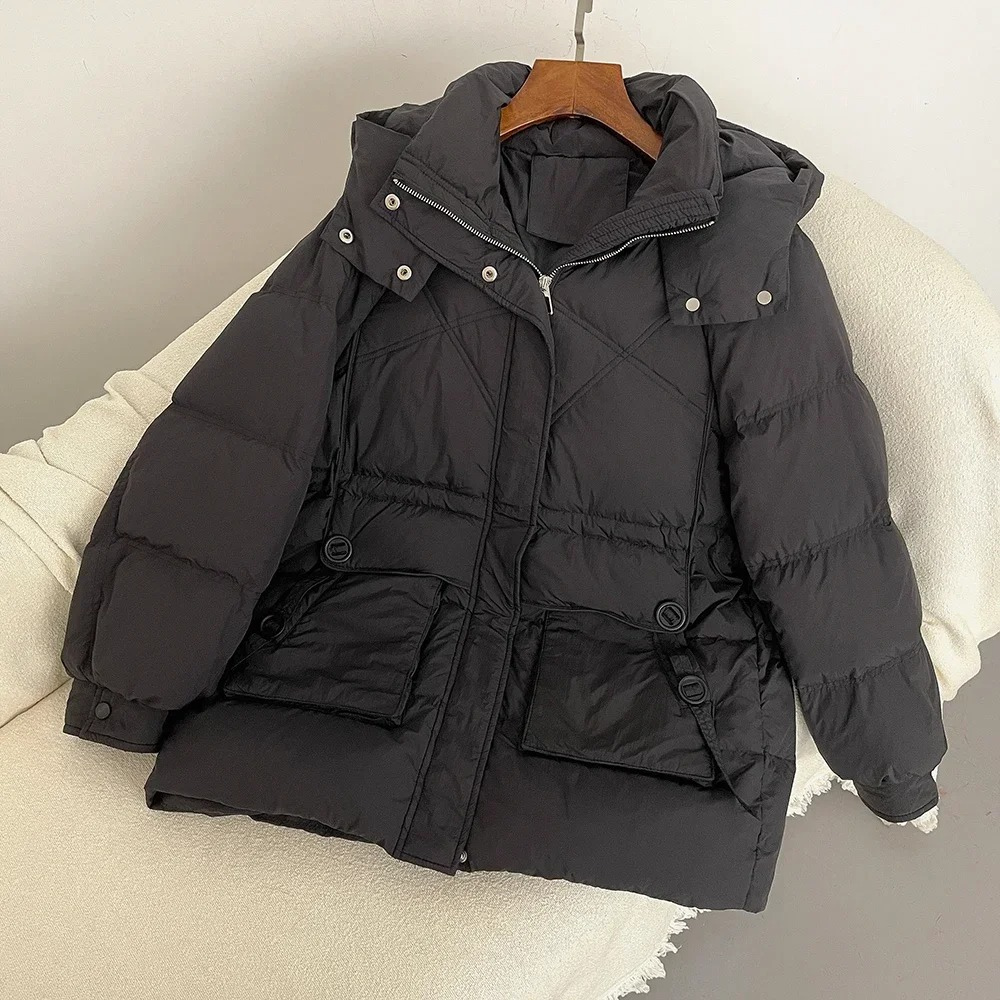 Norvara - Daunenjacke Damen – Warme Winterjacke mit Kapuze und praktischen Taschen