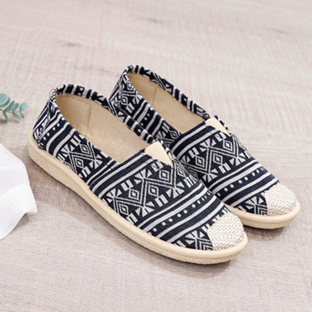 VIDA Flache Damen Espadrilles aus Leinwandstoff mit Streifenmuster